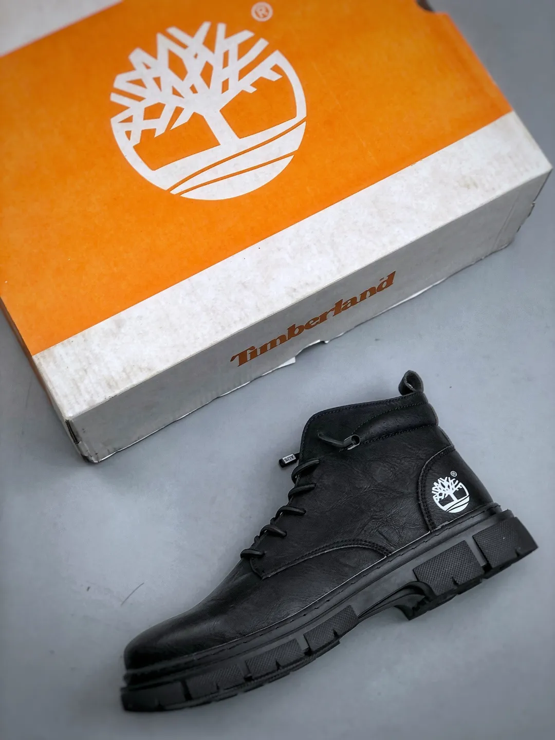 Local pick-up💰 520 supports store Timberland/Timberland classic 25ss new high-top (plus velvet) classic re-creation, brand new upgrade, Guangdong factory quality, original box and original packaging. The fabric is made of Italian top-grade frosted cowhide, with anti-odor and anti-corrosion genuine leather latex insoles to give you a perfect wearing experience. High-quality and durable, a must-have for sportsmen. Specially designed to treat those who are not handsome. High-quality and first-class foot feel. Exclusive supply. Official item number: TB23066 Size: 39 40 41 42 43 44